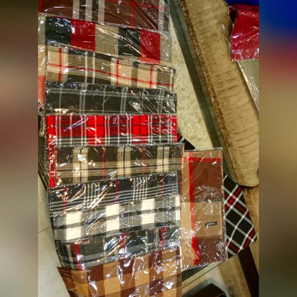 Rich quality pashmina shawls and scarfs.